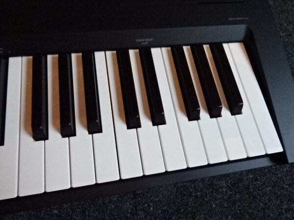Piano Yamaha P143 - atelier occazik