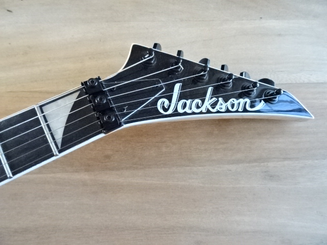 Guitare Jackson Kelly JS32T - depot - avril 2026 (10) Jackson Kelly JS32T snow white - atelier occazik