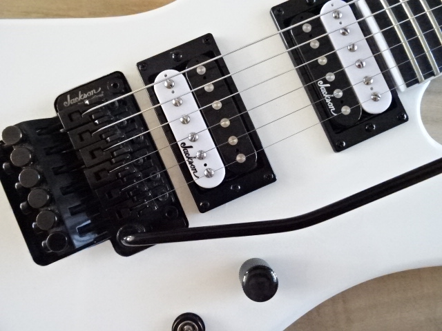 Guitare Jackson Kelly JS32T - depot - avril 2026 (12) Jackson Kelly JS32T snow white - atelier occazik