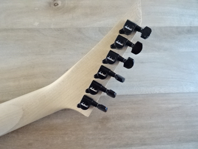 Guitare Jackson Kelly JS32T - depot - avril 2026 (7) Jackson Kelly JS32T snow white - atelier occazik