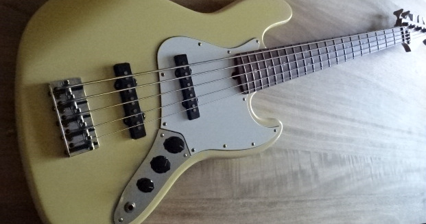DSC02312 Fender AM STD Jazz Bass 5 - atelier occazik